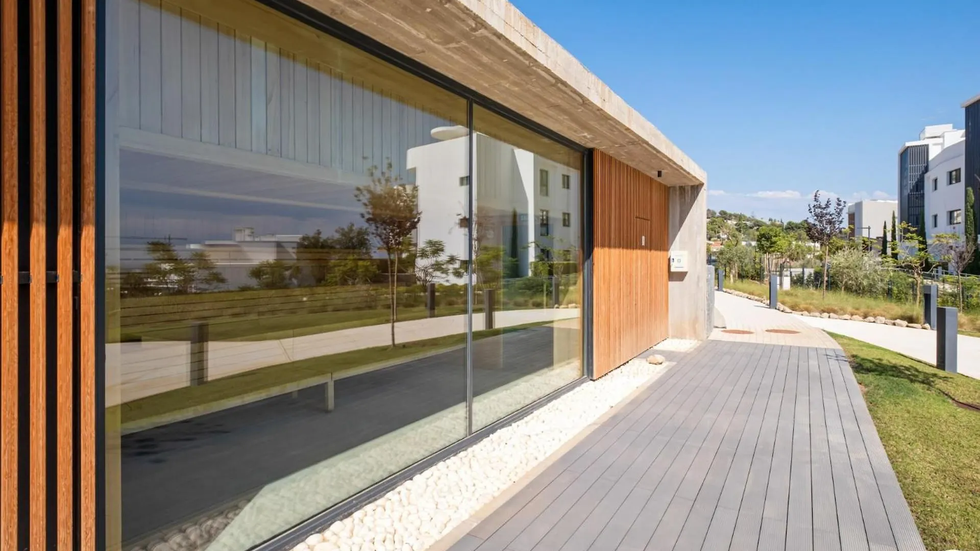 Vivi Homes - Amore Luxury ,Garden, Pool & Sauna contacts